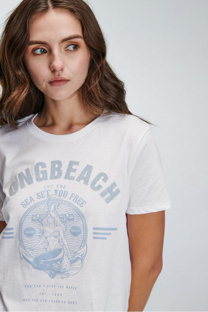 Camiseta básica manga corta estampada.