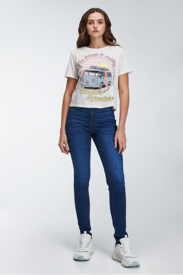 Camiseta básica manga corta estampada surf.
