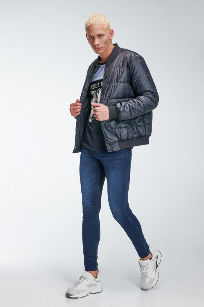 Chaqueta bomber acolchada.