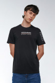 Camiseta para hombre manga corta, con estampado sobre el frente y manga izquierda.