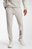 Jogger con bolsillos, estampado