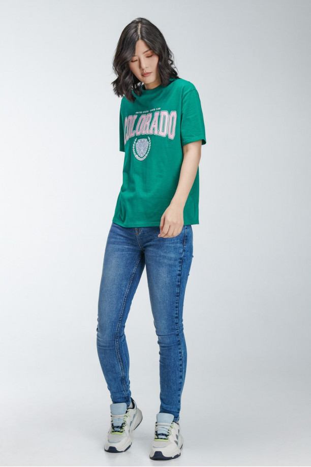 Camiseta básica manga corta estampada.