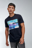Camiseta básica manga corta estampada.