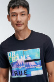 Camiseta básica manga corta estampada.