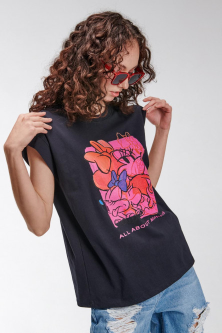 Camiseta manga corta incluida de Minnie.