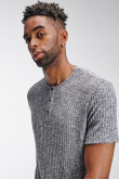 Camiseta masculina  con pechera y manga corta
