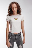 Camiseta crop top, con costuras en contraste con estampado en frente