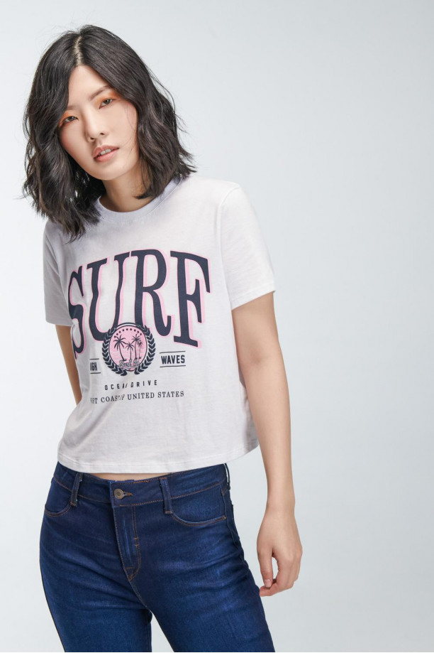Camiseta básica manga corta estampada.