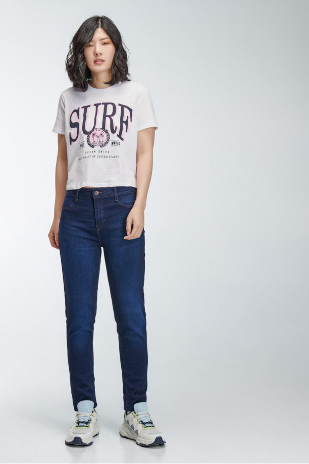 Camiseta básica manga corta estampada.