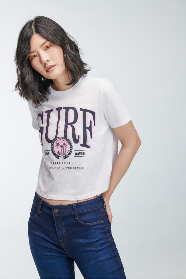 Camiseta básica manga corta estampada.