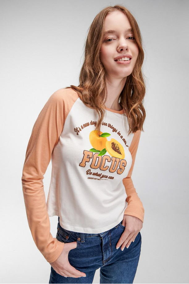 Camiseta manga larga con estampado en frente