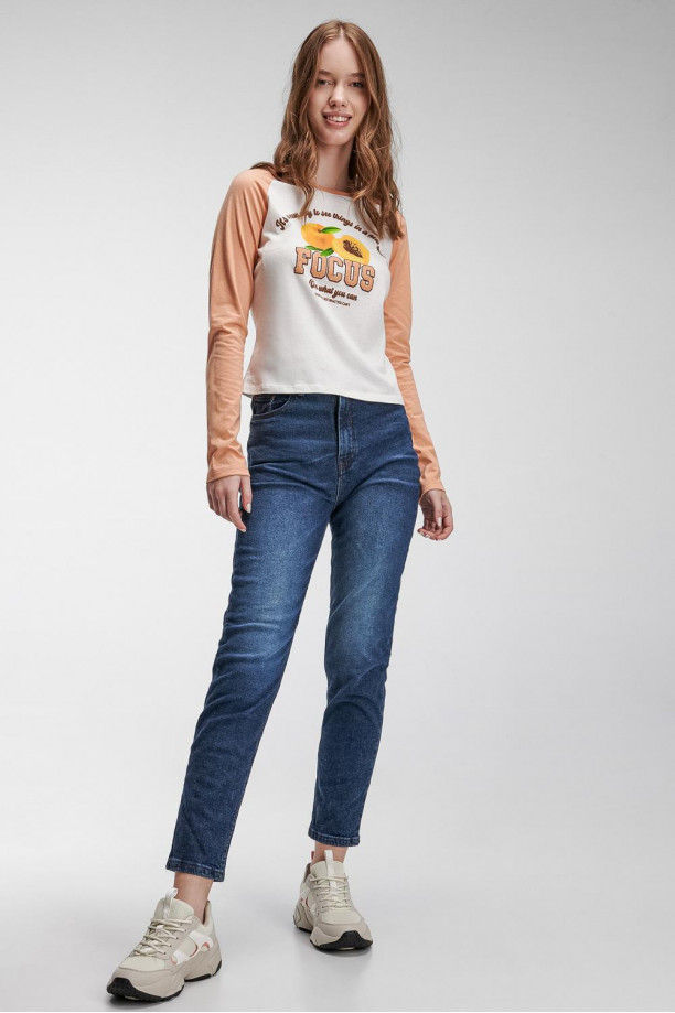 Camiseta manga larga con estampado en frente