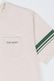 Camiseta manga corta con estampado y bolsillo de parche.