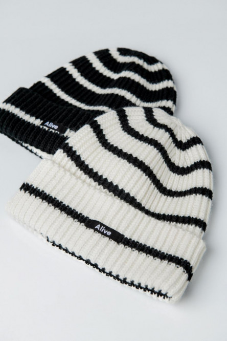 Gorro tejido a rayas