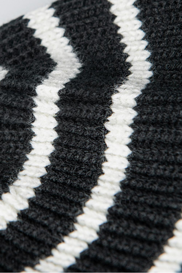 Gorro tejido a rayas