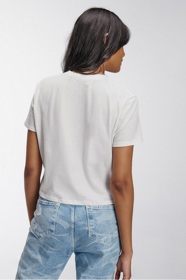 Camiseta básica manga corta estampada.