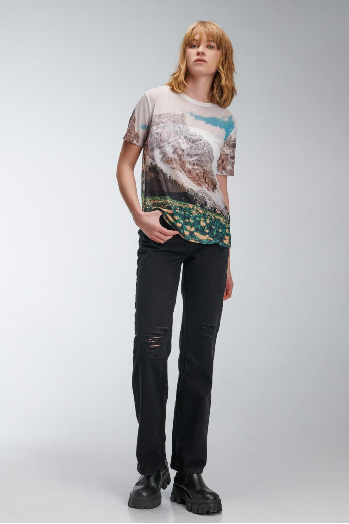 Camiseta estampada, con cuello redondo y manga corta