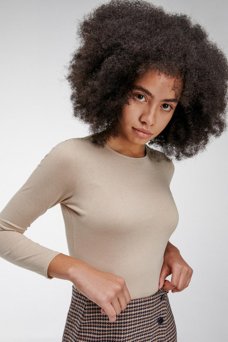 Camiseta unicolor manga larga.