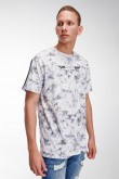 Camiseta cuello redondo, manga corta con estampado en frente