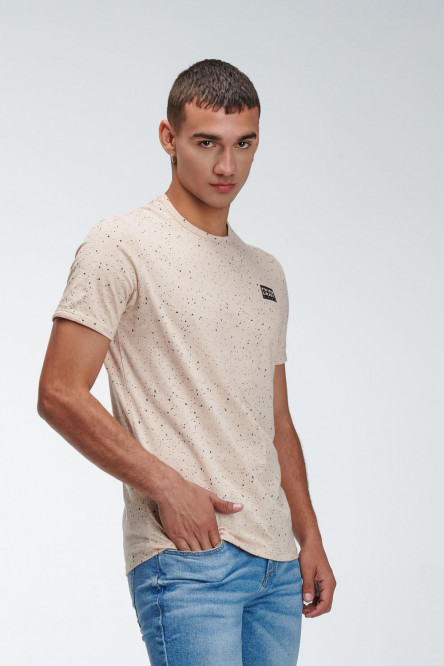 Camiseta manga corta con estampado.