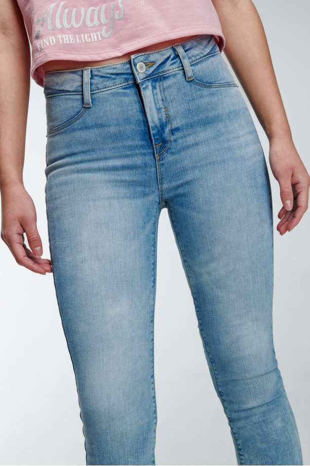 Jean Jegging tiro alto.