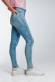 Jean Jegging tiro alto.