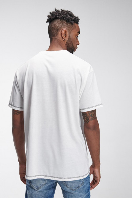 Camiseta manga corta con estampado.
