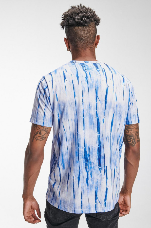 Camiseta manga corta con estampado.