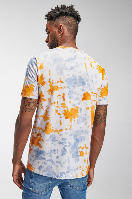 Camiseta manga corta con estampado.