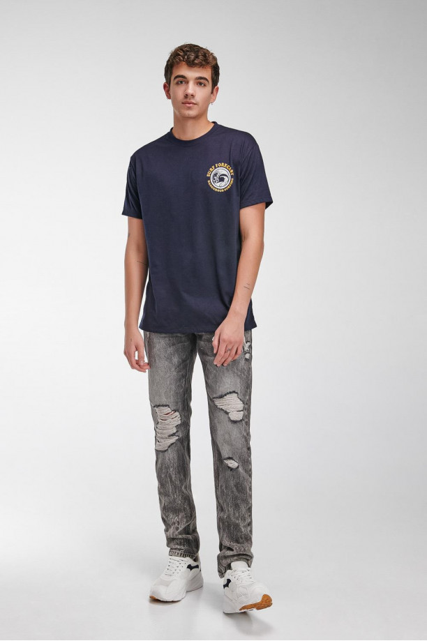 Camiseta manga corta con estampado.