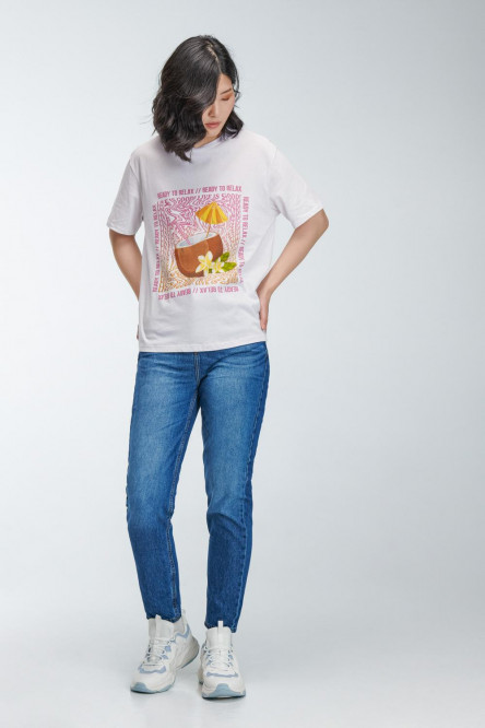 Camiseta básica manga corta estampada.
