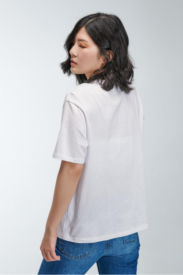Camiseta básica manga corta estampada.