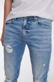 Jean Skinny con rotos.