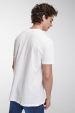 Camiseta manga corta estampada.