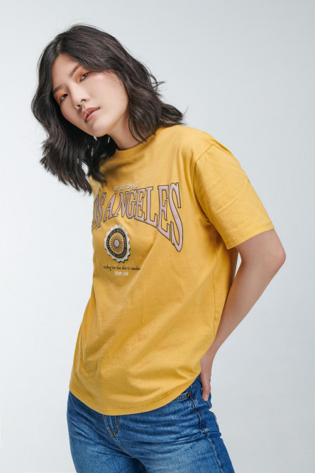 Camiseta básica manga corta estampada.