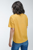 Camiseta básica manga corta estampada.