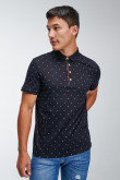 Camiseta Polo unicolor con cuello y puños tejidos.