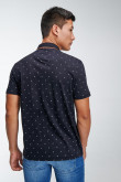 Camiseta Polo unicolor con cuello y puños tejidos.