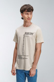 Camiseta manga corta con estampado.