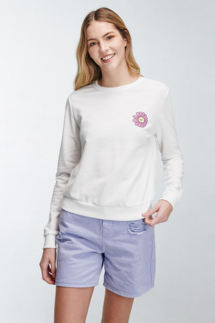 Buzo cuello redondo estampado.