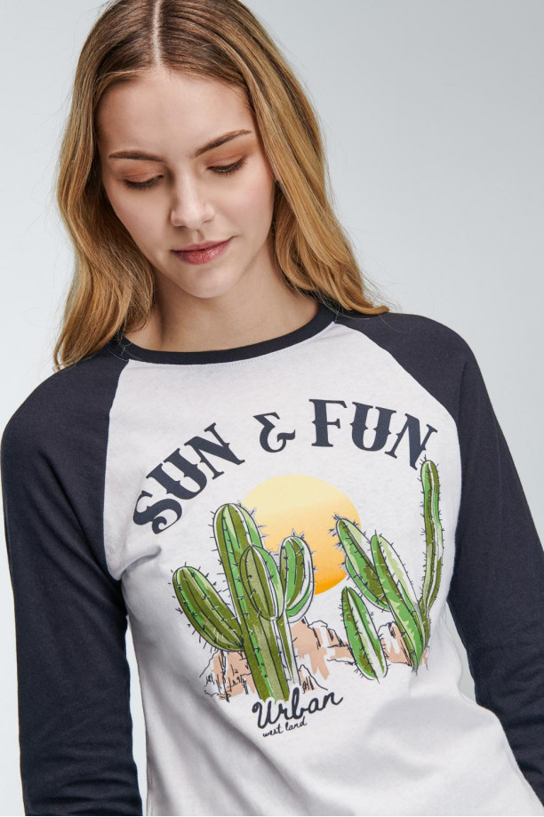 Camiseta manga larga con estampado en frente