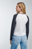 Camiseta manga larga con estampado en frente