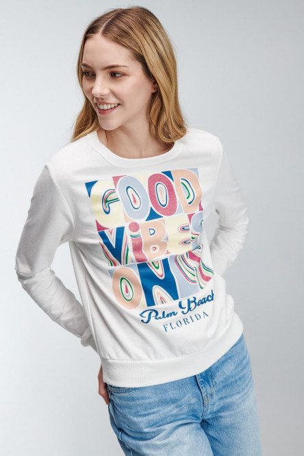 Buzo cuello redondo estampado.