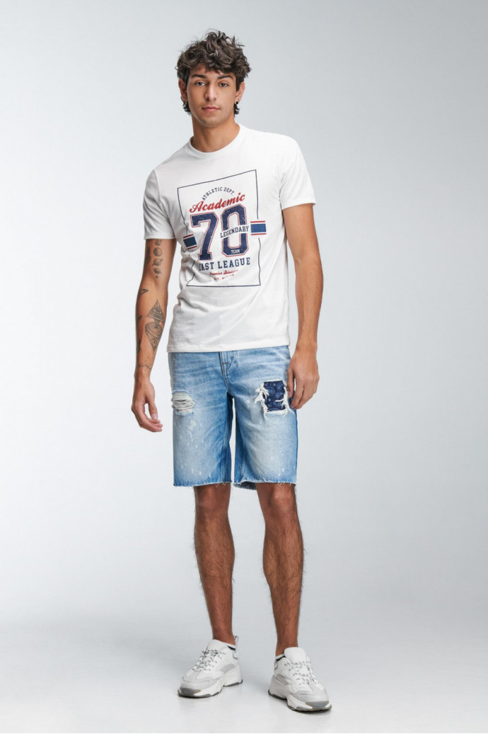 Camiseta básica manga corta estampada.