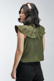 Blusa en tela fluida manga sisa con abotonadura en frente superior con recogido en arandela.