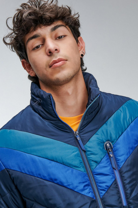 Chaqueta acolchada con capota