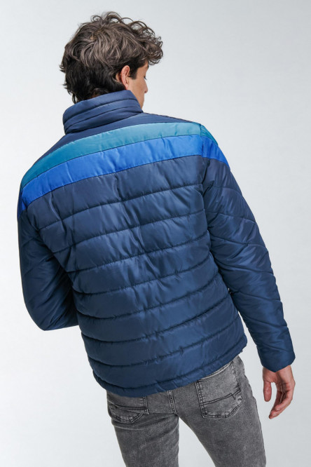 Chaqueta acolchada con capota
