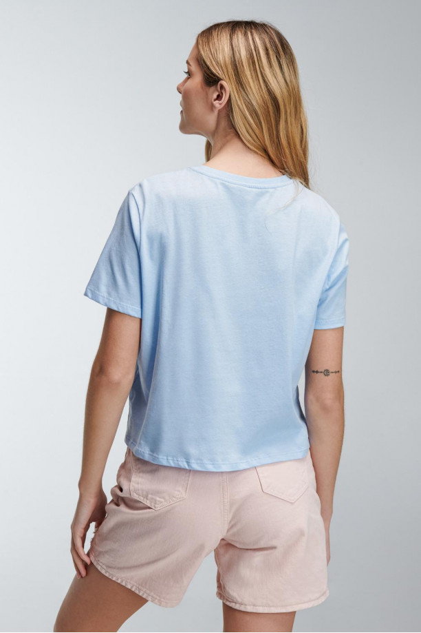Camiseta básica manga corta estampada.