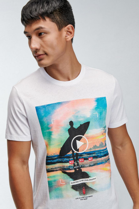 Camiseta manga corta estampada.