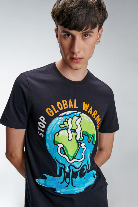 Camiseta básica manga corta estampada.